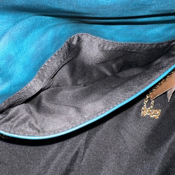 Francesca’s Lace Overlay Clutch Teal NWT - Picture 8 of 9